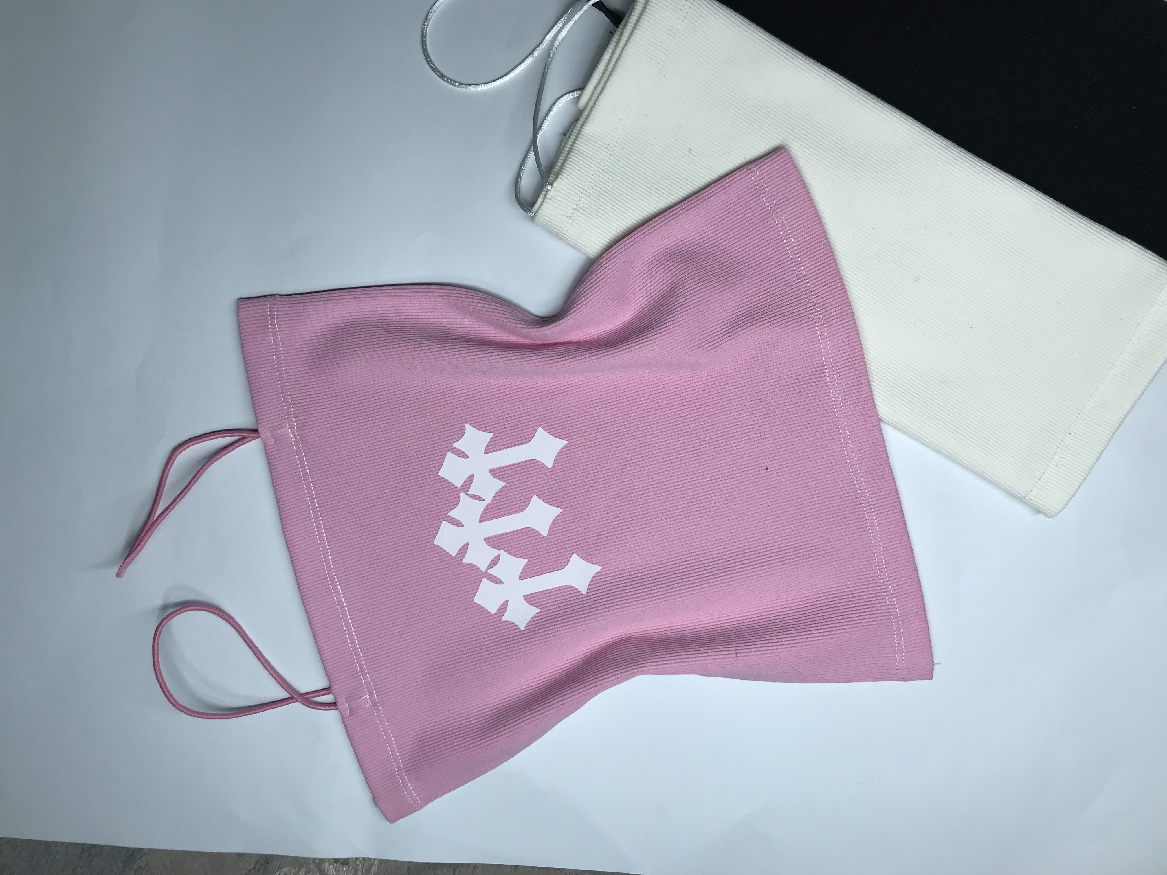 کراپ تاپ بند ماکارون طرح "chrome hearts" نخ پنبه